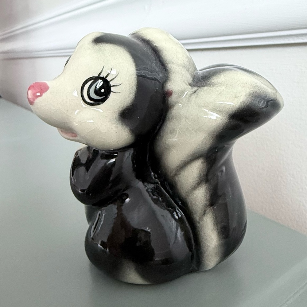 Vintage smiling Skunk with big eyes - Picture 5 of 9
